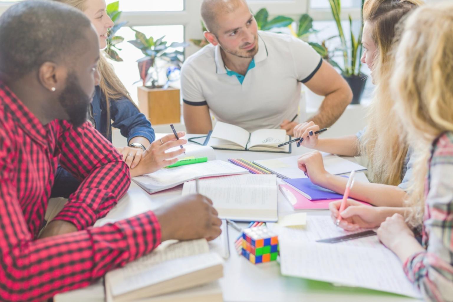 Professioneller Finanzexperte bei der Beratung